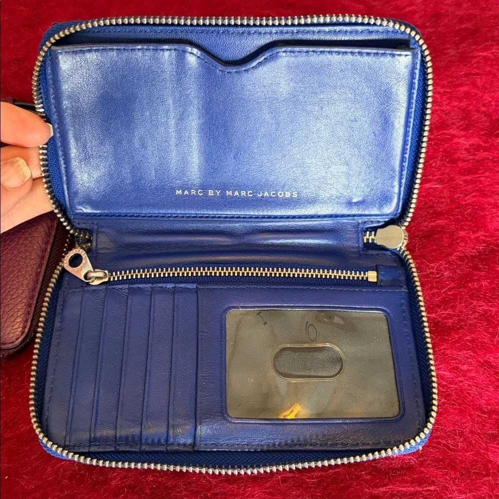 MARC JACOBS SET OF WRISTLETS BUGUNDY PEBBLED & NAVY BLUE PATENT LEATHER